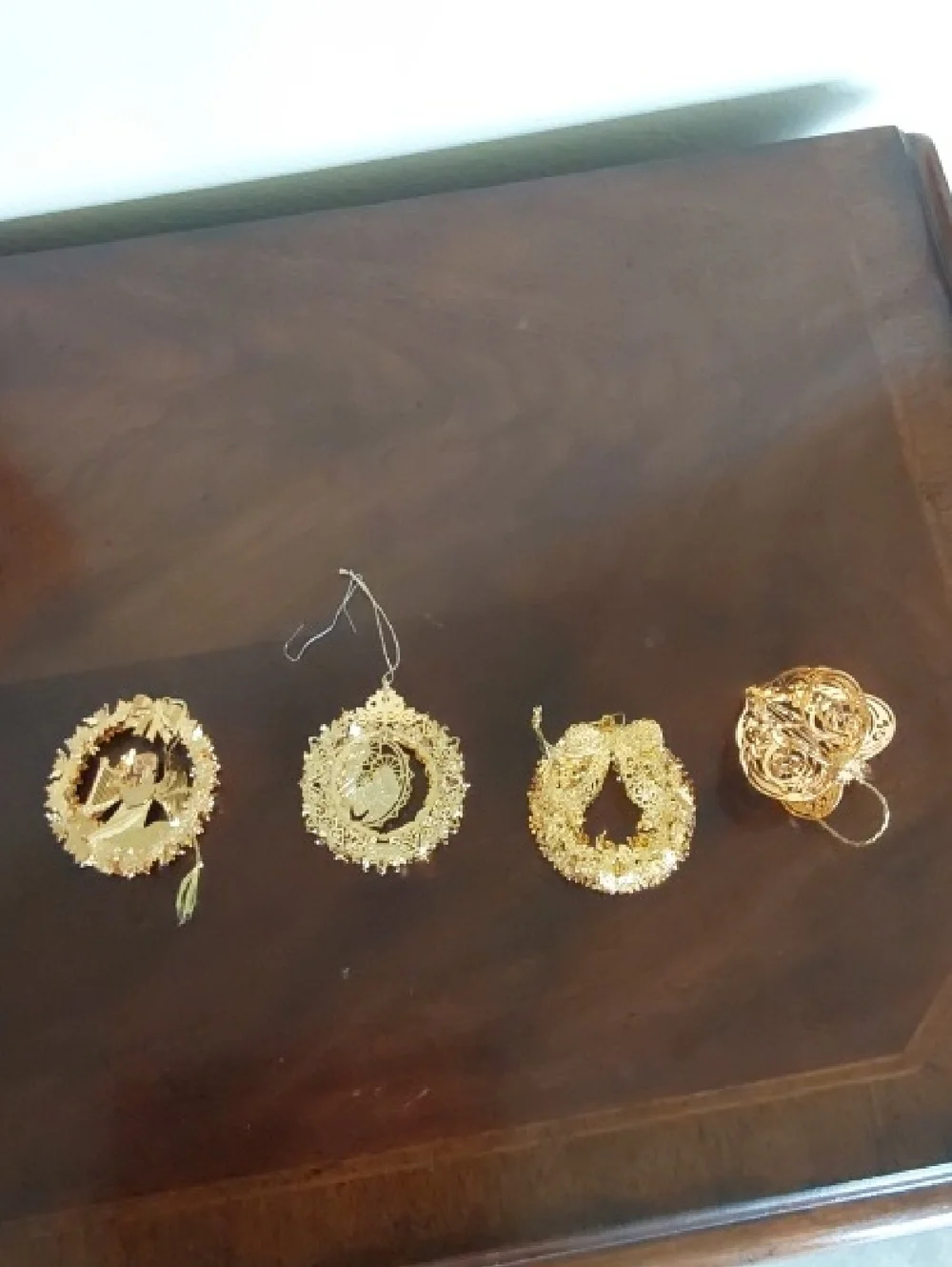 DANBURY  MINT‎ 12 PC  GOLD CHRISTMAS ORNAMENTS  (ANGEL BOX)
